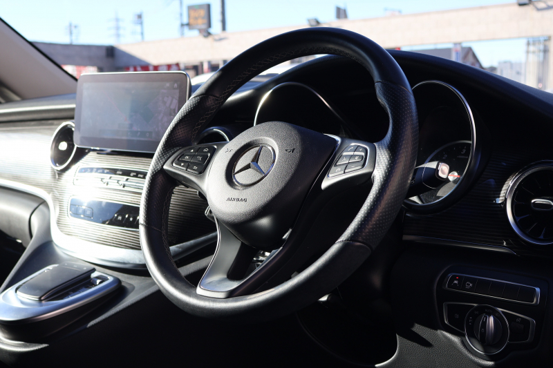 メルセデスベンツ Vクラス V220d ﾏﾙｺﾎﾟｰﾛﾎﾗｲｿﾞﾝ ﾚｰﾀﾞｰｾｰﾌﾃｨPKG　ﾎﾟｯﾌﾟｱｯﾌﾟﾙｰﾌ 最大5名就寝可能 回転式ｼｰﾄ 黒革 ｼｰﾄﾋｰﾀｰ ﾍﾞﾝﾁﾚｰﾀｰ MBUX 純正10.25ｲﾝﾁﾅﾋﾞ地ﾃﾞｼﾞ 360°ｶﾒﾗ 電動ﾃﾞｭｱﾙｽﾗｲﾄﾞﾄﾞｱ 電動Rｹﾞｰﾄ LEDﾍｯﾄﾞﾗｲﾄ 純正18ｲﾝﾁAW　新車保証