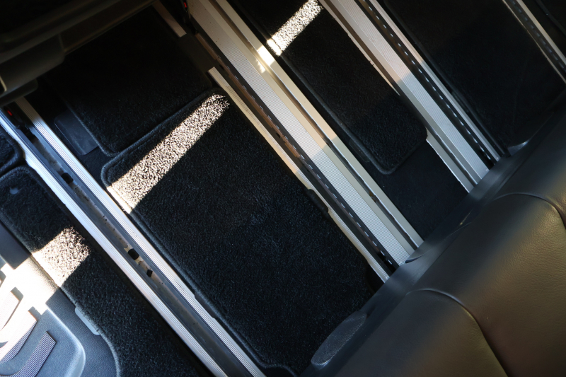 メルセデスベンツ Vクラス V220d ﾏﾙｺﾎﾟｰﾛﾎﾗｲｿﾞﾝ ﾚｰﾀﾞｰｾｰﾌﾃｨPKG　ﾎﾟｯﾌﾟｱｯﾌﾟﾙｰﾌ 最大5名就寝可能 回転式ｼｰﾄ 黒革 ｼｰﾄﾋｰﾀｰ ﾍﾞﾝﾁﾚｰﾀｰ MBUX 純正10.25ｲﾝﾁﾅﾋﾞ地ﾃﾞｼﾞ 360°ｶﾒﾗ 電動ﾃﾞｭｱﾙｽﾗｲﾄﾞﾄﾞｱ 電動Rｹﾞｰﾄ LEDﾍｯﾄﾞﾗｲﾄ 純正18ｲﾝﾁAW　新車保証