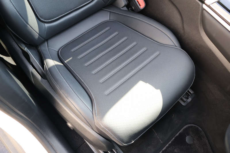 メルセデスベンツ GLC GLC220d 4MATIC (ISG搭載ﾓﾃﾞﾙ)　現行型 AMGﾗｲﾝPKG ﾚｰﾀﾞｰｾｰﾌﾃｨPKG 1ｵｰﾅｰ ﾊﾟﾉﾗﾏSR 黒革 ｼｰﾄﾋｰﾀｰ MBUX ARﾅﾋﾞ地ﾃﾞｼﾞ 360度ｶﾒﾗ AppleCarPlay AndroidAuto ﾜｲﾔﾚｽﾁｬｰｼﾞﾝｸﾞ 電動Rｹﾞｰﾄ ﾌｯﾄﾄﾗﾝｸOP AMG20ｲﾝﾁAW　新車保証