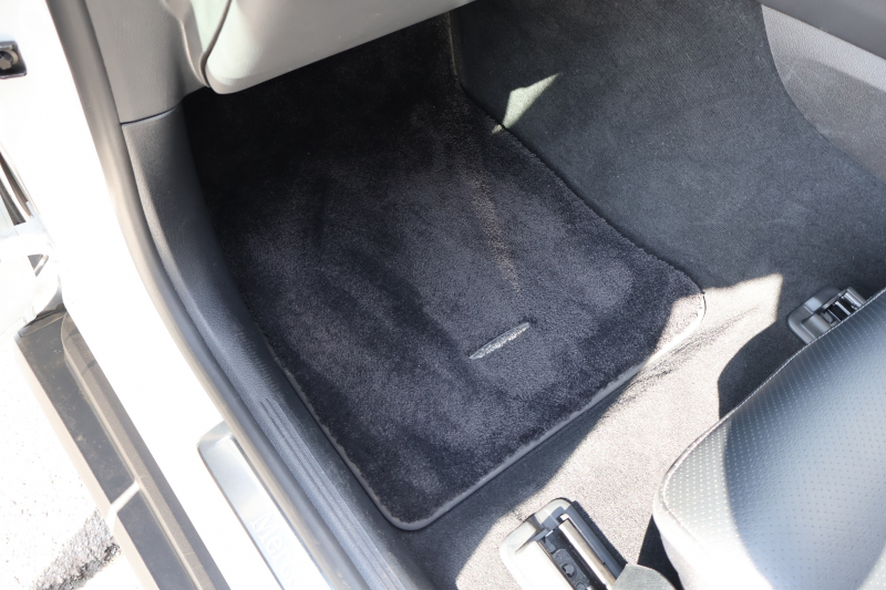 メルセデスベンツ GLC GLC220d 4MATIC (ISG搭載ﾓﾃﾞﾙ)　現行型 AMGﾗｲﾝPKG ﾚｰﾀﾞｰｾｰﾌﾃｨPKG 1ｵｰﾅｰ ﾊﾟﾉﾗﾏSR 黒革 ｼｰﾄﾋｰﾀｰ MBUX ARﾅﾋﾞ地ﾃﾞｼﾞ 360度ｶﾒﾗ AppleCarPlay AndroidAuto ﾜｲﾔﾚｽﾁｬｰｼﾞﾝｸﾞ 電動Rｹﾞｰﾄ ﾌｯﾄﾄﾗﾝｸOP AMG20ｲﾝﾁAW　新車保証