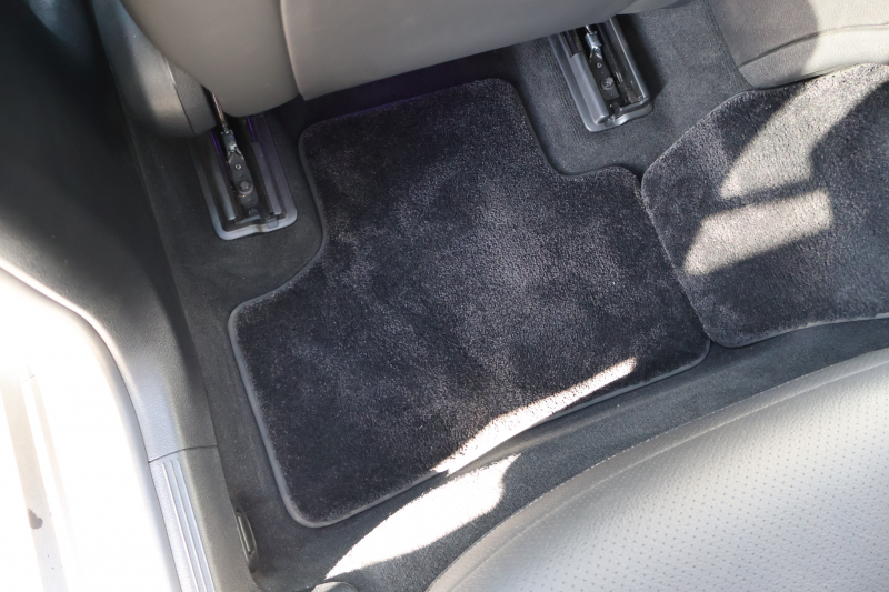 メルセデスベンツ GLC GLC220d 4MATIC (ISG搭載ﾓﾃﾞﾙ)　現行型 AMGﾗｲﾝPKG ﾚｰﾀﾞｰｾｰﾌﾃｨPKG 1ｵｰﾅｰ ﾊﾟﾉﾗﾏSR 黒革 ｼｰﾄﾋｰﾀｰ MBUX ARﾅﾋﾞ地ﾃﾞｼﾞ 360度ｶﾒﾗ AppleCarPlay AndroidAuto ﾜｲﾔﾚｽﾁｬｰｼﾞﾝｸﾞ 電動Rｹﾞｰﾄ ﾌｯﾄﾄﾗﾝｸOP AMG20ｲﾝﾁAW　新車保証