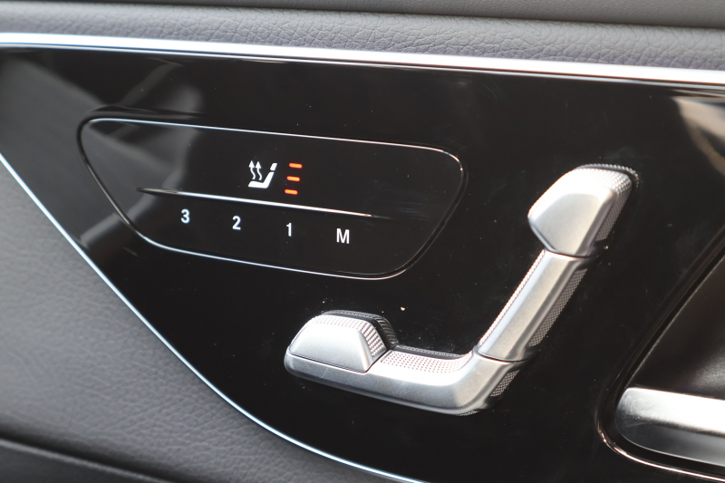 メルセデスベンツ GLC GLC220d 4MATIC (ISG搭載ﾓﾃﾞﾙ)　現行型 AMGﾗｲﾝPKG ﾚｰﾀﾞｰｾｰﾌﾃｨPKG 1ｵｰﾅｰ ﾊﾟﾉﾗﾏSR 黒革 ｼｰﾄﾋｰﾀｰ MBUX ARﾅﾋﾞ地ﾃﾞｼﾞ 360度ｶﾒﾗ AppleCarPlay AndroidAuto ﾜｲﾔﾚｽﾁｬｰｼﾞﾝｸﾞ 電動Rｹﾞｰﾄ ﾌｯﾄﾄﾗﾝｸOP AMG20ｲﾝﾁAW　新車保証