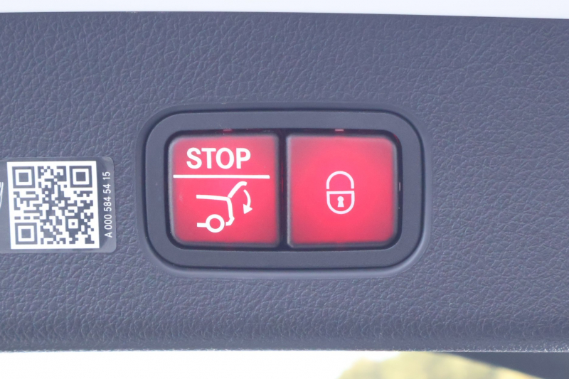 メルセデスベンツ GLC GLC220d 4MATIC (ISG搭載ﾓﾃﾞﾙ)　現行型 AMGﾗｲﾝPKG ﾚｰﾀﾞｰｾｰﾌﾃｨPKG 1ｵｰﾅｰ ﾊﾟﾉﾗﾏSR 黒革 ｼｰﾄﾋｰﾀｰ MBUX ARﾅﾋﾞ地ﾃﾞｼﾞ 360度ｶﾒﾗ AppleCarPlay AndroidAuto ﾜｲﾔﾚｽﾁｬｰｼﾞﾝｸﾞ 電動Rｹﾞｰﾄ ﾌｯﾄﾄﾗﾝｸOP AMG20ｲﾝﾁAW　新車保証