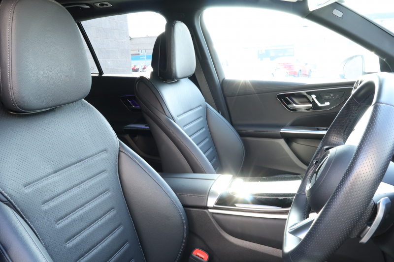 メルセデスベンツ GLC GLC220d 4MATIC (ISG搭載ﾓﾃﾞﾙ)　現行型 AMGﾗｲﾝPKG ﾚｰﾀﾞｰｾｰﾌﾃｨPKG 1ｵｰﾅｰ ﾊﾟﾉﾗﾏSR 黒革 ｼｰﾄﾋｰﾀｰ MBUX ARﾅﾋﾞ地ﾃﾞｼﾞ 360度ｶﾒﾗ AppleCarPlay AndroidAuto ﾜｲﾔﾚｽﾁｬｰｼﾞﾝｸﾞ 電動Rｹﾞｰﾄ ﾌｯﾄﾄﾗﾝｸOP AMG20ｲﾝﾁAW　新車保証