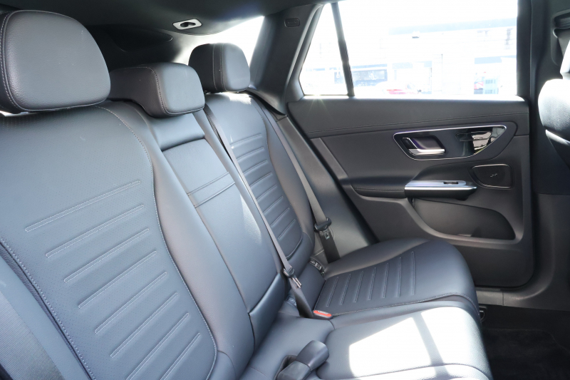 メルセデスベンツ GLC GLC220d 4MATIC (ISG搭載ﾓﾃﾞﾙ)　現行型 AMGﾗｲﾝPKG ﾚｰﾀﾞｰｾｰﾌﾃｨPKG 1ｵｰﾅｰ ﾊﾟﾉﾗﾏSR 黒革 ｼｰﾄﾋｰﾀｰ MBUX ARﾅﾋﾞ地ﾃﾞｼﾞ 360度ｶﾒﾗ AppleCarPlay AndroidAuto ﾜｲﾔﾚｽﾁｬｰｼﾞﾝｸﾞ 電動Rｹﾞｰﾄ ﾌｯﾄﾄﾗﾝｸOP AMG20ｲﾝﾁAW　新車保証