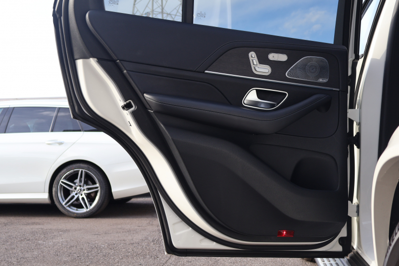 メルセデスベンツ GLE GLE400d 4MATIC ｽﾎﾟｰﾂ　ﾚｻﾞｰｴｸｽｸﾙｰｼﾌﾞPKG ﾚｰﾀﾞｰｾｰﾌﾃｨPKG ｴﾅｼﾞｬｲｼﾞﾝｸﾞPKG ﾊﾟﾉﾗﾏSR 黒ﾅｯﾊﾟ革 ｼｰﾄﾋｰﾀｰ ﾍﾞﾝﾁﾚｰﾀｰ 純正12.3ｲﾝﾁﾅﾋﾞTV MBUX 360°ｶﾒﾗ Burmester 温冷機能付ｶｯﾌﾟﾎﾙﾀﾞｰ HUD LEDﾗｲﾄ AMG20ｲﾝﾁAW　2年保証