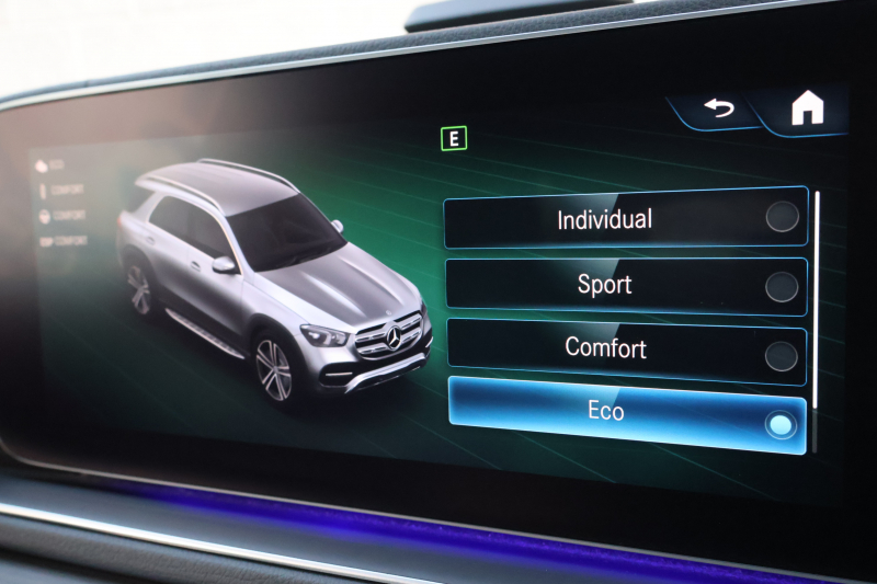 メルセデスベンツ GLE GLE400d 4MATIC ｽﾎﾟｰﾂ　ﾚｻﾞｰｴｸｽｸﾙｰｼﾌﾞPKG ﾚｰﾀﾞｰｾｰﾌﾃｨPKG ｴﾅｼﾞｬｲｼﾞﾝｸﾞPKG ﾊﾟﾉﾗﾏSR 黒ﾅｯﾊﾟ革 ｼｰﾄﾋｰﾀｰ ﾍﾞﾝﾁﾚｰﾀｰ 純正12.3ｲﾝﾁﾅﾋﾞTV MBUX 360°ｶﾒﾗ Burmester 温冷機能付ｶｯﾌﾟﾎﾙﾀﾞｰ HUD LEDﾗｲﾄ AMG20ｲﾝﾁAW　2年保証