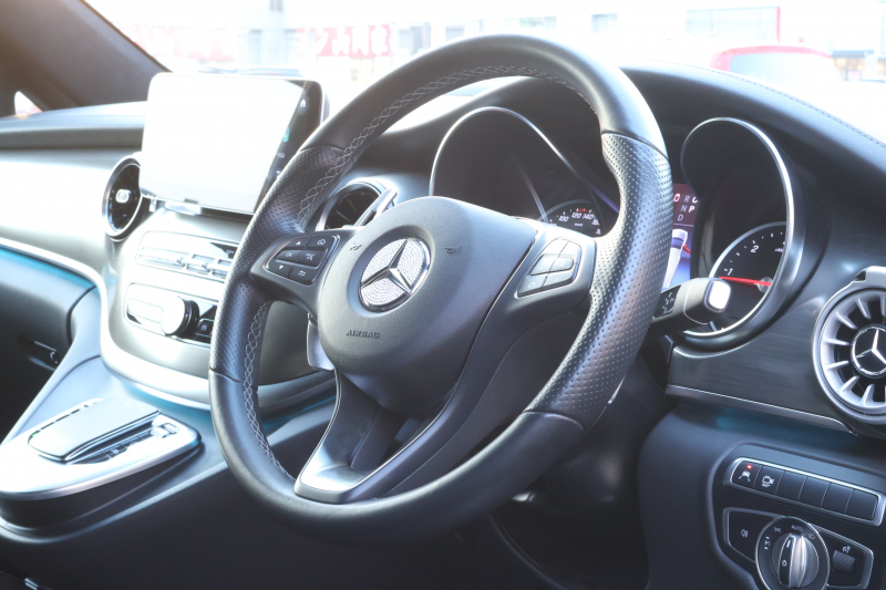 メルセデスベンツ Vクラス V220d ｴｸｽｸﾙｰｼﾌﾞ ﾛﾝｸﾞ ﾌﾟﾗﾁﾅｽｲｰﾄ　後期型 ﾚｰﾀﾞｰｾｰﾌﾃｨPKG AMGﾗｲﾝ ﾊﾟﾉﾗﾏSR 黒革 ｼｰﾄﾋｰﾀ ﾍﾞﾝﾁﾚｰﾀ 2列目ｴｸｽｸﾙｰｼﾌﾞｼｰﾄ MBUX 純正10.25ｲﾝﾁﾅﾋﾞ地ﾃﾞｼﾞ 360度ｶﾒﾗ 冷蔵庫付ｾﾝﾀｰｺﾝｿｰﾙ ﾃﾞｼﾞﾀﾙﾐﾗｰ Rﾓﾆﾀｰ AMG19ｲﾝﾁAW　新車保証