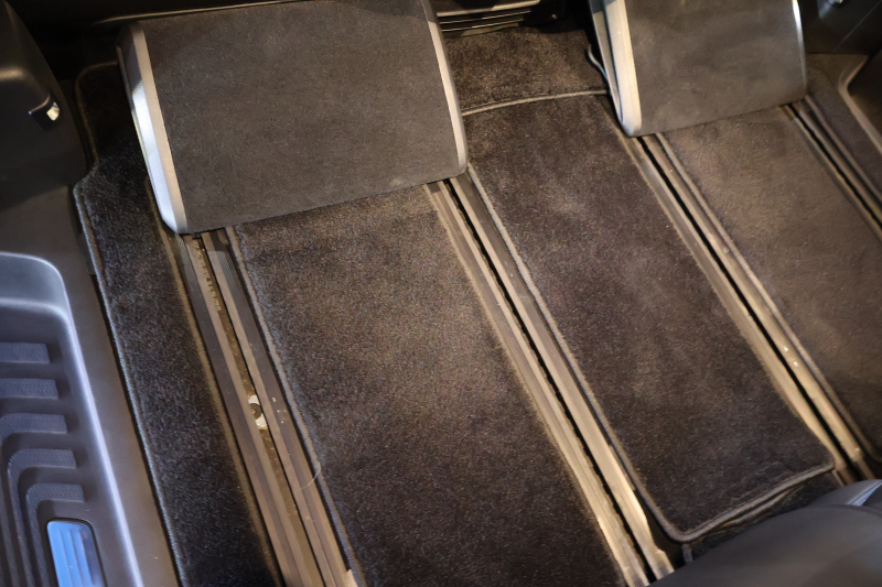 メルセデスベンツ Vクラス V220d ｴｸｽｸﾙｰｼﾌﾞ ﾛﾝｸﾞ ﾌﾟﾗﾁﾅｽｲｰﾄ　後期型 ﾚｰﾀﾞｰｾｰﾌﾃｨPKG AMGﾗｲﾝ ﾊﾟﾉﾗﾏSR 黒革 ｼｰﾄﾋｰﾀ ﾍﾞﾝﾁﾚｰﾀ 2列目ｴｸｽｸﾙｰｼﾌﾞｼｰﾄ MBUX 純正10.25ｲﾝﾁﾅﾋﾞ地ﾃﾞｼﾞ 360度ｶﾒﾗ 冷蔵庫付ｾﾝﾀｰｺﾝｿｰﾙ ﾃﾞｼﾞﾀﾙﾐﾗｰ Rﾓﾆﾀｰ AMG19ｲﾝﾁAW　新車保証