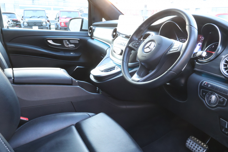 メルセデスベンツ Vクラス V220d ｴｸｽｸﾙｰｼﾌﾞ ﾛﾝｸﾞ ﾌﾟﾗﾁﾅｽｲｰﾄ　後期型 ﾚｰﾀﾞｰｾｰﾌﾃｨPKG AMGﾗｲﾝ ﾊﾟﾉﾗﾏSR 黒革 ｼｰﾄﾋｰﾀ ﾍﾞﾝﾁﾚｰﾀ 2列目ｴｸｽｸﾙｰｼﾌﾞｼｰﾄ MBUX 純正10.25ｲﾝﾁﾅﾋﾞ地ﾃﾞｼﾞ 360度ｶﾒﾗ 冷蔵庫付ｾﾝﾀｰｺﾝｿｰﾙ ﾃﾞｼﾞﾀﾙﾐﾗｰ Rﾓﾆﾀｰ AMG19ｲﾝﾁAW　新車保証