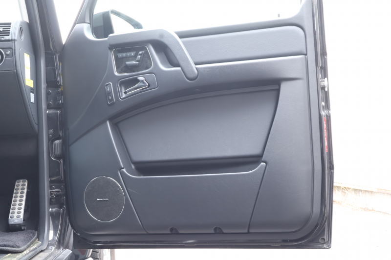 メルセデスベンツ Gクラス G350d　後期型 ﾗｸﾞｼﾞｭｱﾘｰPKG ｴｸｽﾃﾘｱｽﾃﾝﾚｽPKG ｸﾛｰﾑPKG ﾃﾞｨｽﾄﾛﾆｯｸ&BSM 7AT SR 黒革ｼｰﾄ ﾒﾓﾘｰ付Pｼｰﾄ 全席ﾋｰﾀｰ 純正ﾅﾋﾞ地ﾃﾞｼﾞ S&Bｶﾒﾗ harman/kardon LOGIC7ｻﾗｳﾝﾄﾞ PTS ｷｾﾉﾝ 純正18ｲﾝﾁAW　2年保証