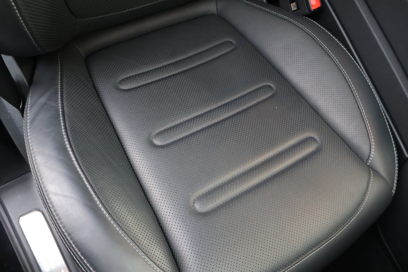 メルセデスベンツ Gクラス G400d AMGﾗｲﾝ　左H ﾗｸﾞｼﾞｭｱﾘｰPKG ﾚｰﾀﾞｰｾｰﾌﾃｨPKG 1ｵｰﾅｰ SR ﾅｯﾊﾟ黒革ｼｰﾄ ﾒﾓﾘｰ付Pｼｰﾄ 全席ﾋｰﾀｰ 純正12.3ｲﾝﾁﾜｲﾄﾞﾅﾋﾞ地ﾃﾞｼﾞ Burmester 360°ｶﾒﾗ appleCarplay AndroidAuto PTS LEDﾗｲﾄ ｱﾀﾞﾌﾟﾃｨﾌﾞﾀﾞﾝﾋﾟﾝｸﾞ AMG20ｲﾝﾁAW　新車保証