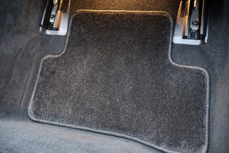 メルセデスベンツ Cクラス C180 ｽﾃｰｼｮﾝﾜｺﾞﾝ ﾛｰﾚｳｽｴﾃﾞｨｼｮﾝ　特別仕様車 AMGｽﾀｲﾘﾝｸﾞPKG ﾚｰﾀﾞｰｾｰﾌﾃｨPKG 黒革 ﾒﾓﾘｰ付ﾊﾟﾜｰｼｰﾄ ｼｰﾄﾋｰﾀｰ ｷｰﾚｽGO 純正ﾅﾋﾞ地ﾃﾞｼﾞ Bﾓﾆﾀｰ 電動Rｹﾞｰﾄ LEDﾍｯﾄﾞ ECOｽﾄｯﾌﾟ AMG18ｲﾝﾁAW　2年保証