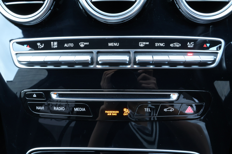 メルセデスベンツ Cクラス C180 ｽﾃｰｼｮﾝﾜｺﾞﾝ ﾛｰﾚｳｽｴﾃﾞｨｼｮﾝ　特別仕様車 AMGｽﾀｲﾘﾝｸﾞPKG ﾚｰﾀﾞｰｾｰﾌﾃｨPKG 黒革 ﾒﾓﾘｰ付ﾊﾟﾜｰｼｰﾄ ｼｰﾄﾋｰﾀｰ ｷｰﾚｽGO 純正ﾅﾋﾞ地ﾃﾞｼﾞ Bﾓﾆﾀｰ 電動Rｹﾞｰﾄ LEDﾍｯﾄﾞ ECOｽﾄｯﾌﾟ AMG18ｲﾝﾁAW　2年保証