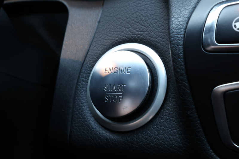 メルセデスベンツ Cクラス C180 ｽﾃｰｼｮﾝﾜｺﾞﾝ ﾛｰﾚｳｽｴﾃﾞｨｼｮﾝ　特別仕様車 AMGｽﾀｲﾘﾝｸﾞPKG ﾚｰﾀﾞｰｾｰﾌﾃｨPKG 黒革 ﾒﾓﾘｰ付ﾊﾟﾜｰｼｰﾄ ｼｰﾄﾋｰﾀｰ ｷｰﾚｽGO 純正ﾅﾋﾞ地ﾃﾞｼﾞ Bﾓﾆﾀｰ 電動Rｹﾞｰﾄ LEDﾍｯﾄﾞ ECOｽﾄｯﾌﾟ AMG18ｲﾝﾁAW　2年保証