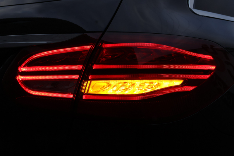 メルセデスベンツ Cクラス C180 ｽﾃｰｼｮﾝﾜｺﾞﾝ ﾛｰﾚｳｽｴﾃﾞｨｼｮﾝ　特別仕様車 AMGｽﾀｲﾘﾝｸﾞPKG ﾚｰﾀﾞｰｾｰﾌﾃｨPKG 黒革 ﾒﾓﾘｰ付ﾊﾟﾜｰｼｰﾄ ｼｰﾄﾋｰﾀｰ ｷｰﾚｽGO 純正ﾅﾋﾞ地ﾃﾞｼﾞ Bﾓﾆﾀｰ 電動Rｹﾞｰﾄ LEDﾍｯﾄﾞ ECOｽﾄｯﾌﾟ AMG18ｲﾝﾁAW　2年保証