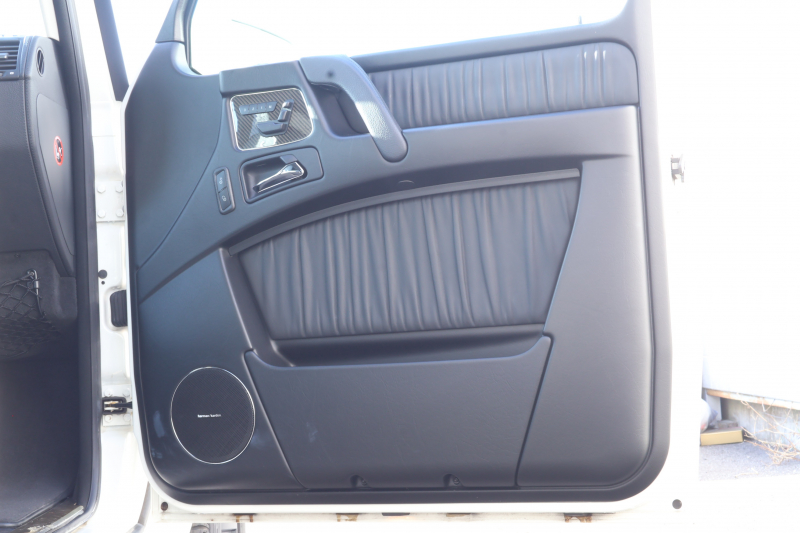 メルセデスベンツ Gクラス G550　後期型 ﾗｸﾞｼﾞｭｱﾘｰPKG AMGｶｰﾎﾞﾝﾌｧｲﾊﾞｰｲﾝﾃﾘｱﾄﾘﾑ ﾃﾞｨｽﾄﾛﾆｯｸ&BSM 7AT SR designo黒革ｼｰﾄ 全席ﾋｰﾀｰ 純正8ｲﾝﾁﾜｲﾄﾞﾅﾋﾞ地ﾃﾞｼﾞ harman/kardonｻﾗｳﾝﾄﾞ B&Sﾓﾆﾀｰ AppleCarPlay PTS ｷｾﾉﾝﾗｲﾄ AMG19ｲﾝﾁAW　2年保証