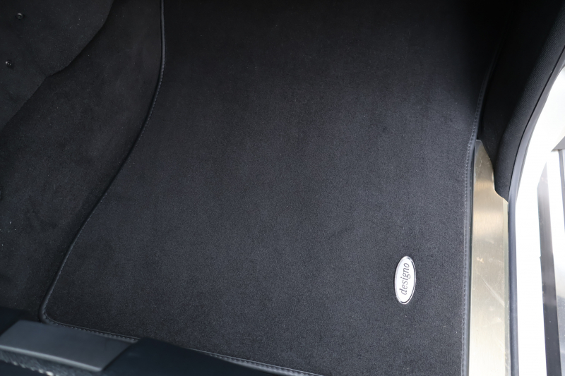 メルセデスベンツ Gクラス G550　後期型 ﾗｸﾞｼﾞｭｱﾘｰPKG AMGｶｰﾎﾞﾝﾌｧｲﾊﾞｰｲﾝﾃﾘｱﾄﾘﾑ ﾃﾞｨｽﾄﾛﾆｯｸ&BSM 7AT SR designo黒革ｼｰﾄ 全席ﾋｰﾀｰ 純正8ｲﾝﾁﾜｲﾄﾞﾅﾋﾞ地ﾃﾞｼﾞ harman/kardonｻﾗｳﾝﾄﾞ B&Sﾓﾆﾀｰ AppleCarPlay PTS ｷｾﾉﾝﾗｲﾄ AMG19ｲﾝﾁAW　2年保証