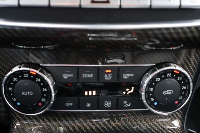 メルセデスベンツ Gクラス G550　後期型 ﾗｸﾞｼﾞｭｱﾘｰPKG AMGｶｰﾎﾞﾝﾌｧｲﾊﾞｰｲﾝﾃﾘｱﾄﾘﾑ ﾃﾞｨｽﾄﾛﾆｯｸ&BSM 7AT SR designo黒革ｼｰﾄ 全席ﾋｰﾀｰ 純正8ｲﾝﾁﾜｲﾄﾞﾅﾋﾞ地ﾃﾞｼﾞ harman/kardonｻﾗｳﾝﾄﾞ B&Sﾓﾆﾀｰ AppleCarPlay PTS ｷｾﾉﾝﾗｲﾄ AMG19ｲﾝﾁAW　2年保証