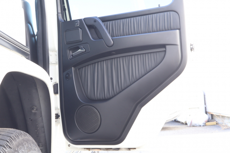 メルセデスベンツ Gクラス G550　後期型 ﾗｸﾞｼﾞｭｱﾘｰPKG AMGｶｰﾎﾞﾝﾌｧｲﾊﾞｰｲﾝﾃﾘｱﾄﾘﾑ ﾃﾞｨｽﾄﾛﾆｯｸ&BSM 7AT SR designo黒革ｼｰﾄ 全席ﾋｰﾀｰ 純正8ｲﾝﾁﾜｲﾄﾞﾅﾋﾞ地ﾃﾞｼﾞ harman/kardonｻﾗｳﾝﾄﾞ B&Sﾓﾆﾀｰ AppleCarPlay PTS ｷｾﾉﾝﾗｲﾄ AMG19ｲﾝﾁAW　2年保証