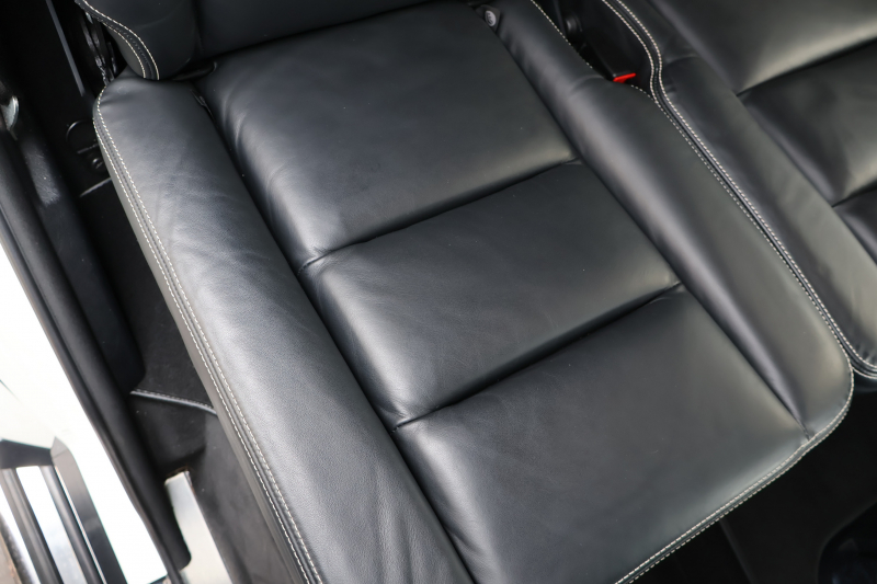 メルセデスベンツ Gクラス G550　後期型 ﾗｸﾞｼﾞｭｱﾘｰPKG AMGｶｰﾎﾞﾝﾌｧｲﾊﾞｰｲﾝﾃﾘｱﾄﾘﾑ ﾃﾞｨｽﾄﾛﾆｯｸ&BSM 7AT SR designo黒革ｼｰﾄ 全席ﾋｰﾀｰ 純正8ｲﾝﾁﾜｲﾄﾞﾅﾋﾞ地ﾃﾞｼﾞ harman/kardonｻﾗｳﾝﾄﾞ B&Sﾓﾆﾀｰ AppleCarPlay PTS ｷｾﾉﾝﾗｲﾄ AMG19ｲﾝﾁAW　2年保証