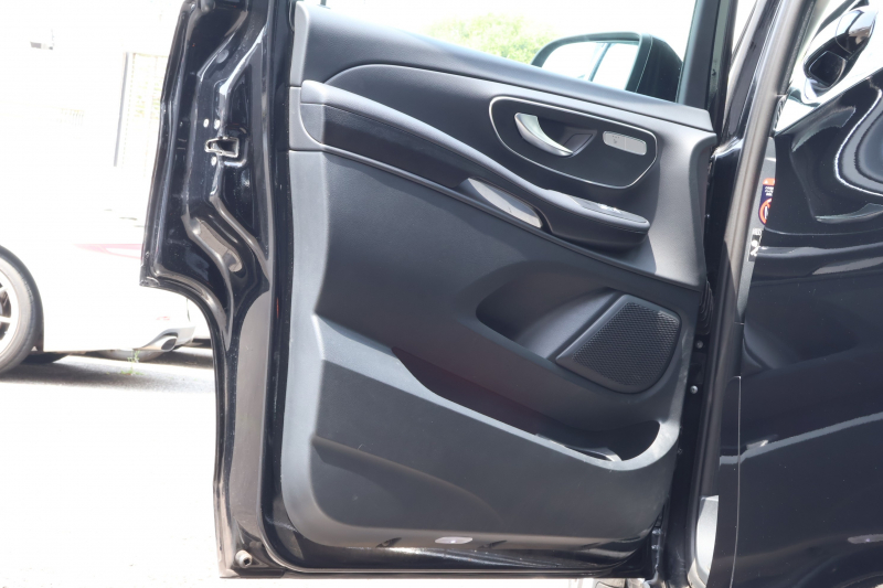 メルセデスベンツ Vクラス V220d ﾏﾙｺﾎﾟｰﾛﾎﾗｲｿﾞﾝ 　ﾚｰﾀﾞｰｾｰﾌﾃｨPKG 1ｵｰﾅｰ ﾎﾟｯﾌﾟｱｯﾌﾟﾙｰﾌ 最大5名就寝可能 回転式ｼｰﾄ 黒革 ｼｰﾄﾋｰﾀｰ ﾍﾞﾝﾁﾚｰﾀｰ MBUX 純正10.25ｲﾝﾁﾅﾋﾞ地ﾃﾞｼﾞ 360°ｶﾒﾗ 電動ﾃﾞｭｱﾙｽﾗｲﾄﾞﾄﾞｱ 電動Rｹﾞｰﾄ LEDﾍｯﾄﾞﾗｲﾄ 純正18ｲﾝﾁAW　新車保証