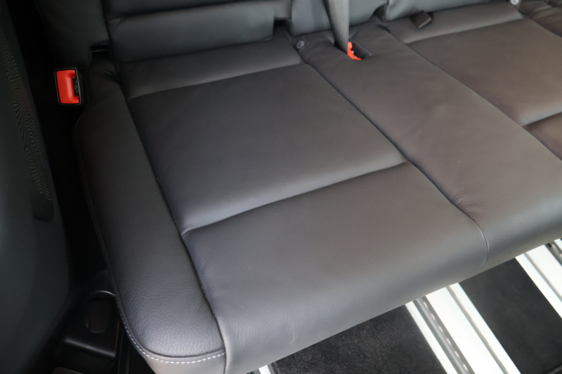 メルセデスベンツ Vクラス V220d ﾏﾙｺﾎﾟｰﾛﾎﾗｲｿﾞﾝ 　ﾚｰﾀﾞｰｾｰﾌﾃｨPKG 1ｵｰﾅｰ ﾎﾟｯﾌﾟｱｯﾌﾟﾙｰﾌ 最大5名就寝可能 回転式ｼｰﾄ 黒革 ｼｰﾄﾋｰﾀｰ ﾍﾞﾝﾁﾚｰﾀｰ MBUX 純正10.25ｲﾝﾁﾅﾋﾞ地ﾃﾞｼﾞ 360°ｶﾒﾗ 電動ﾃﾞｭｱﾙｽﾗｲﾄﾞﾄﾞｱ 電動Rｹﾞｰﾄ LEDﾍｯﾄﾞﾗｲﾄ 純正18ｲﾝﾁAW　新車保証