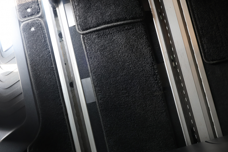 メルセデスベンツ Vクラス V220d ﾏﾙｺﾎﾟｰﾛﾎﾗｲｿﾞﾝ 　ﾚｰﾀﾞｰｾｰﾌﾃｨPKG 1ｵｰﾅｰ ﾎﾟｯﾌﾟｱｯﾌﾟﾙｰﾌ 最大5名就寝可能 回転式ｼｰﾄ 黒革 ｼｰﾄﾋｰﾀｰ ﾍﾞﾝﾁﾚｰﾀｰ MBUX 純正10.25ｲﾝﾁﾅﾋﾞ地ﾃﾞｼﾞ 360°ｶﾒﾗ 電動ﾃﾞｭｱﾙｽﾗｲﾄﾞﾄﾞｱ 電動Rｹﾞｰﾄ LEDﾍｯﾄﾞﾗｲﾄ 純正18ｲﾝﾁAW　新車保証