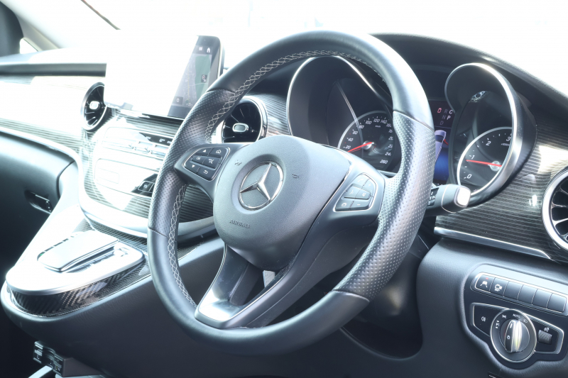 メルセデスベンツ Vクラス V220d ﾏﾙｺﾎﾟｰﾛﾎﾗｲｿﾞﾝ 　ﾚｰﾀﾞｰｾｰﾌﾃｨPKG 1ｵｰﾅｰ ﾎﾟｯﾌﾟｱｯﾌﾟﾙｰﾌ 最大5名就寝可能 回転式ｼｰﾄ 黒革 ｼｰﾄﾋｰﾀｰ ﾍﾞﾝﾁﾚｰﾀｰ MBUX 純正10.25ｲﾝﾁﾅﾋﾞ地ﾃﾞｼﾞ 360°ｶﾒﾗ 電動ﾃﾞｭｱﾙｽﾗｲﾄﾞﾄﾞｱ 電動Rｹﾞｰﾄ LEDﾍｯﾄﾞﾗｲﾄ 純正18ｲﾝﾁAW　新車保証