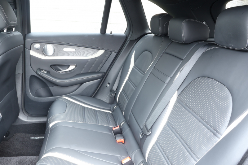 AMG GLC GLC63S 4MATIC+　ﾚｻﾞｰｴｸｽｸﾙｰｼﾌﾞPKG ｴｱﾊﾞﾗﾝｽPKG ﾚｰﾀﾞｰｾｰﾌﾃｨPKG 1ｵｰﾅｰ ﾊﾟﾉﾗﾐｯｸSR 黒ﾅｯﾊﾟ革ｼｰﾄ ｼｰﾄﾋｰﾀｰ ｷｰﾚｽGO 純正ﾅﾋﾞ地ﾃﾞｼﾞ 360度ｶﾒﾗｼｽﾃﾑ PTS Burmester HUD 電動Rｹﾞｰﾄ LEDﾍｯﾄﾞﾗｲﾄ AMG21ｲﾝﾁAW　2年保証