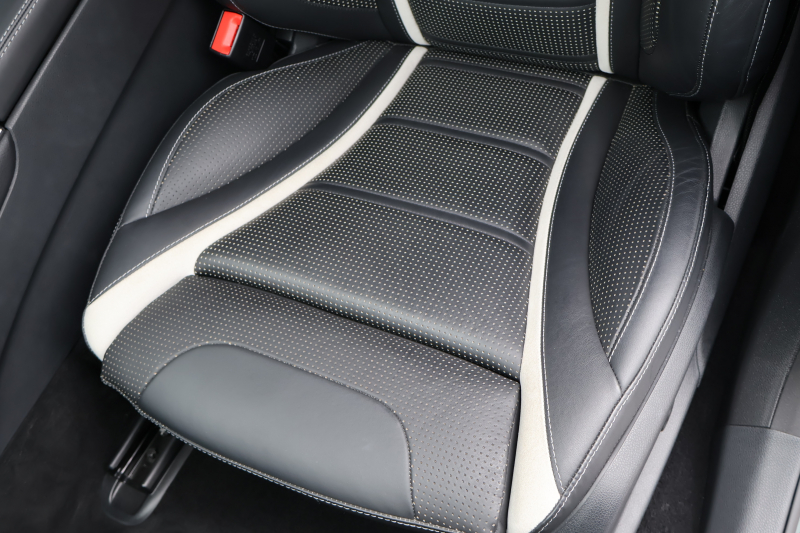 AMG GLC GLC63S 4MATIC+　ﾚｻﾞｰｴｸｽｸﾙｰｼﾌﾞPKG ｴｱﾊﾞﾗﾝｽPKG ﾚｰﾀﾞｰｾｰﾌﾃｨPKG 1ｵｰﾅｰ ﾊﾟﾉﾗﾐｯｸSR 黒ﾅｯﾊﾟ革ｼｰﾄ ｼｰﾄﾋｰﾀｰ ｷｰﾚｽGO 純正ﾅﾋﾞ地ﾃﾞｼﾞ 360度ｶﾒﾗｼｽﾃﾑ PTS Burmester HUD 電動Rｹﾞｰﾄ LEDﾍｯﾄﾞﾗｲﾄ AMG21ｲﾝﾁAW　2年保証