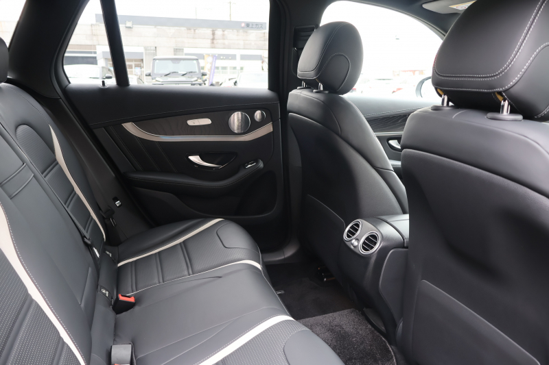 AMG GLC GLC63S 4MATIC+　ﾚｻﾞｰｴｸｽｸﾙｰｼﾌﾞPKG ｴｱﾊﾞﾗﾝｽPKG ﾚｰﾀﾞｰｾｰﾌﾃｨPKG 1ｵｰﾅｰ ﾊﾟﾉﾗﾐｯｸSR 黒ﾅｯﾊﾟ革ｼｰﾄ ｼｰﾄﾋｰﾀｰ ｷｰﾚｽGO 純正ﾅﾋﾞ地ﾃﾞｼﾞ 360度ｶﾒﾗｼｽﾃﾑ PTS Burmester HUD 電動Rｹﾞｰﾄ LEDﾍｯﾄﾞﾗｲﾄ AMG21ｲﾝﾁAW　2年保証