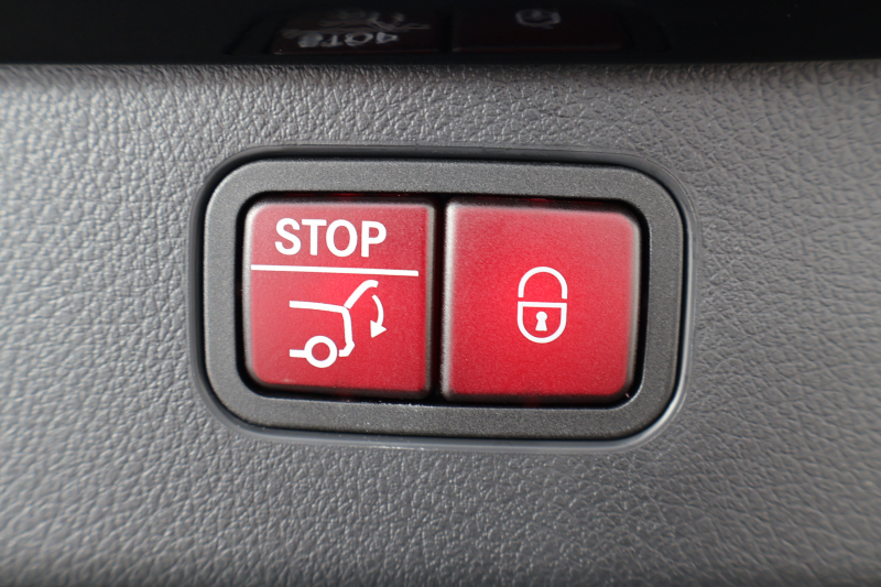 メルセデスベンツ Cクラス C200ｽﾃｰｼｮﾝﾜｺﾞﾝ AVG(ISG搭載ﾓﾃﾞﾙ)　ﾚｻﾞｰｴｸｽｸﾙｰｼﾌﾞPKG AMGﾗｲﾝPKG ﾍﾞｰｼｯｸPKG ﾚｰﾀﾞｰｾｰﾌﾃｨPKG 1ｵｰﾅｰ ﾊﾟﾉﾗﾏSR 黒革 ｼｰﾄﾋｰﾀｰ 純正ﾅﾋﾞ地ﾃﾞｼﾞ MBUX ARﾅﾋﾞ 360度ｶﾒﾗ AppleCarPlay AndroidAuto PTS HUD  AMG18ｲﾝﾁAW　新車保証