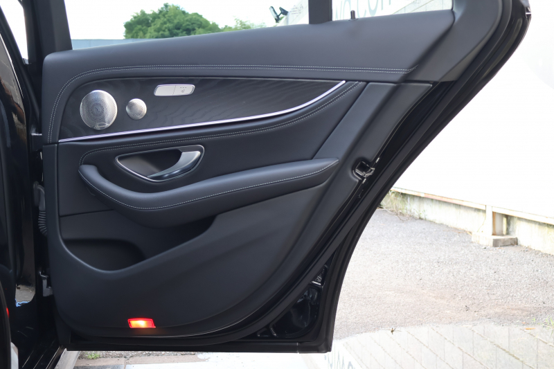 メルセデスベンツ Eクラス E300 ｽﾃｰｼｮﾝﾜｺﾞﾝ ｽﾎﾟｰﾂ　後期型 ｴｸｽｸﾙｰｼﾌﾞPKG ｴｱﾊﾞﾗﾝｽPKG ﾚｰﾀﾞｰｾｰﾌﾃｨPKG ﾊﾟﾉﾗﾏSR 黒ﾅｯﾊﾟ革 ｼｰﾄﾋｰﾀ MBUX 純正ﾅﾋﾞ地ﾃﾞｼﾞ  AppleCarPlay 360°ｶﾒﾗ Burmester ﾜｲﾔﾚｽﾁｬｰｼﾞﾝｸﾞ HUD PTS ｴｱｻｽ AMG19ｲﾝﾁAW　2年保証