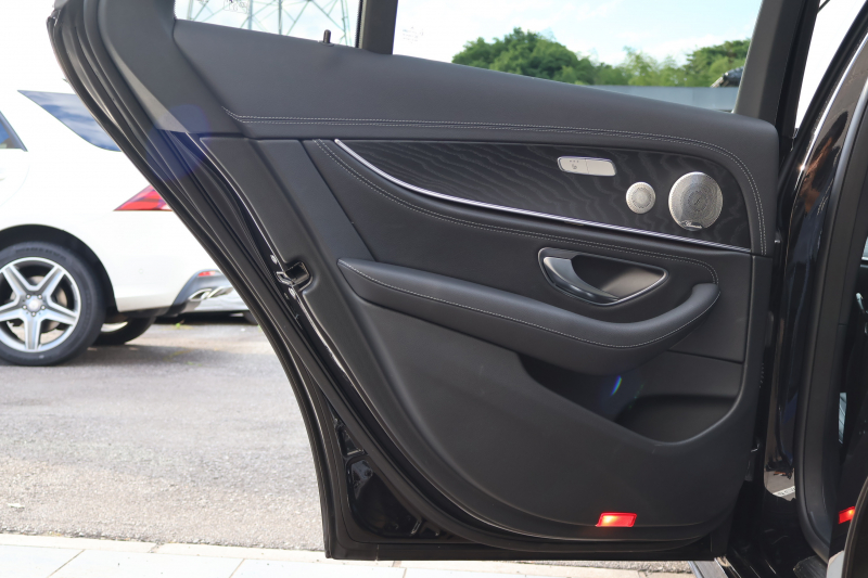 メルセデスベンツ Eクラス E300 ｽﾃｰｼｮﾝﾜｺﾞﾝ ｽﾎﾟｰﾂ　後期型 ｴｸｽｸﾙｰｼﾌﾞPKG ｴｱﾊﾞﾗﾝｽPKG ﾚｰﾀﾞｰｾｰﾌﾃｨPKG ﾊﾟﾉﾗﾏSR 黒ﾅｯﾊﾟ革 ｼｰﾄﾋｰﾀ MBUX 純正ﾅﾋﾞ地ﾃﾞｼﾞ  AppleCarPlay 360°ｶﾒﾗ Burmester ﾜｲﾔﾚｽﾁｬｰｼﾞﾝｸﾞ HUD PTS ｴｱｻｽ AMG19ｲﾝﾁAW　2年保証