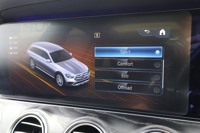 メルセデスベンツ Eクラス E220d 4MATIC ｵｰﾙﾃﾚｲﾝ　後期型 ｴｸｽｸﾙｰｼﾌﾞPKG ｴﾅｼﾞｬｲｼﾞﾝｸﾞPKG ﾚｰﾀﾞｰｾｰﾌﾃｨPKG ﾊﾟﾉﾗﾏSR 黒ﾅｯﾊﾟ革 ｼｰﾄﾋｰﾀ ﾍﾞﾝﾁﾚｰﾀ 360°ｶﾒﾗ MBUX ARﾅﾋﾞｹﾞｰｼｮﾝ Burmester ﾜｲﾔﾚｽﾁｬｰｼﾞﾝｸﾞ HUD ｴｱｻｽ 純正19ｲﾝﾁAW　2年保証