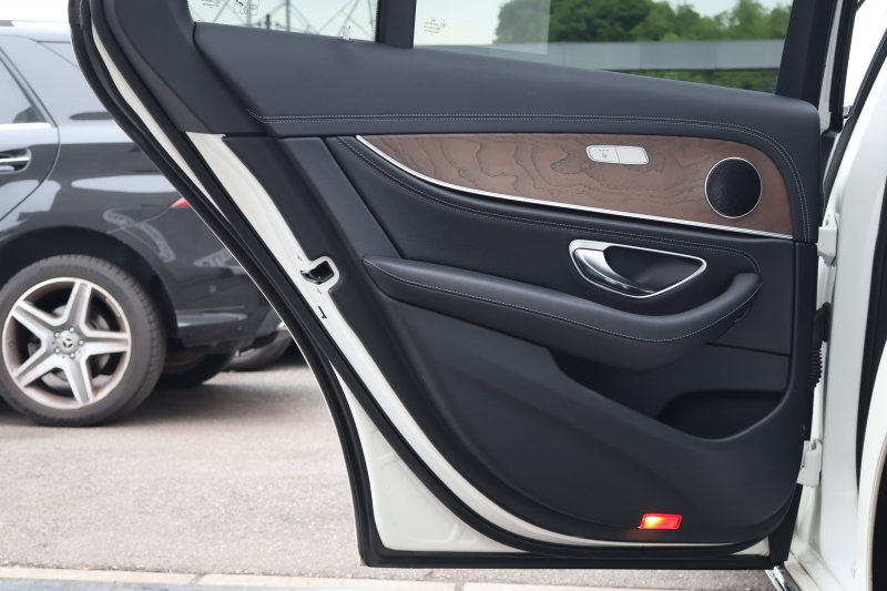 メルセデスベンツ Eクラス E400 4MATIC ｴｸｽｸﾙｰｼﾌﾞ　ﾚｰﾀﾞｰｾｰﾌﾃｨPKG 黒ﾅｯﾊﾟ革 全席ｼｰﾄﾋｰﾀｰ 純正ﾅﾋﾞ地ﾃﾞｼﾞ 360°ｶﾒﾗ Applecarplay Android Auto 電動Rｹﾞｰﾄ ﾌｯﾄﾄﾗﾝｸOP HUD ﾏﾙﾁﾋﾞｰﾑLED PTS ｴｱｻｽ 純正18AW　2年保証