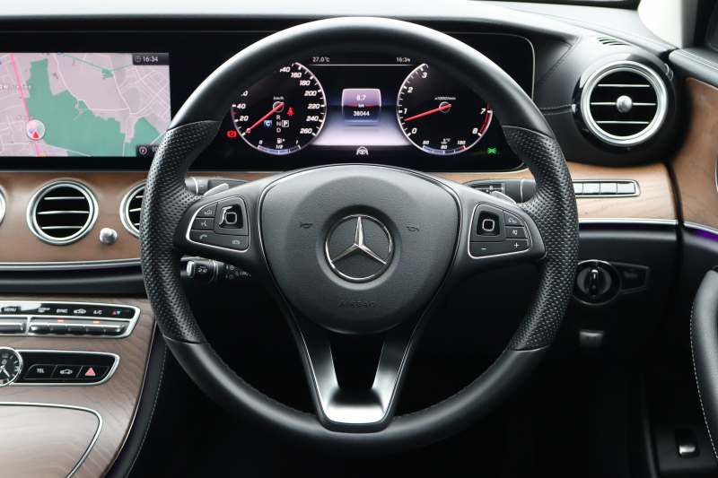 メルセデスベンツ Eクラス E400 4MATIC ｴｸｽｸﾙｰｼﾌﾞ　ﾚｰﾀﾞｰｾｰﾌﾃｨPKG 黒ﾅｯﾊﾟ革 全席ｼｰﾄﾋｰﾀｰ 純正ﾅﾋﾞ地ﾃﾞｼﾞ 360°ｶﾒﾗ Applecarplay Android Auto 電動Rｹﾞｰﾄ ﾌｯﾄﾄﾗﾝｸOP HUD ﾏﾙﾁﾋﾞｰﾑLED PTS ｴｱｻｽ 純正18AW　2年保証