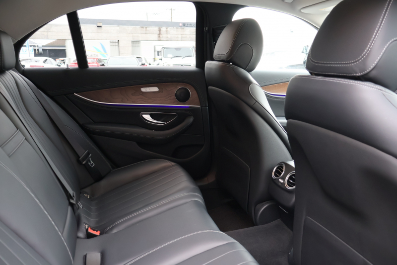 メルセデスベンツ Eクラス E400 4MATIC ｴｸｽｸﾙｰｼﾌﾞ　ﾚｰﾀﾞｰｾｰﾌﾃｨPKG 黒ﾅｯﾊﾟ革 全席ｼｰﾄﾋｰﾀｰ 純正ﾅﾋﾞ地ﾃﾞｼﾞ 360°ｶﾒﾗ Applecarplay Android Auto 電動Rｹﾞｰﾄ ﾌｯﾄﾄﾗﾝｸOP HUD ﾏﾙﾁﾋﾞｰﾑLED PTS ｴｱｻｽ 純正18AW　2年保証