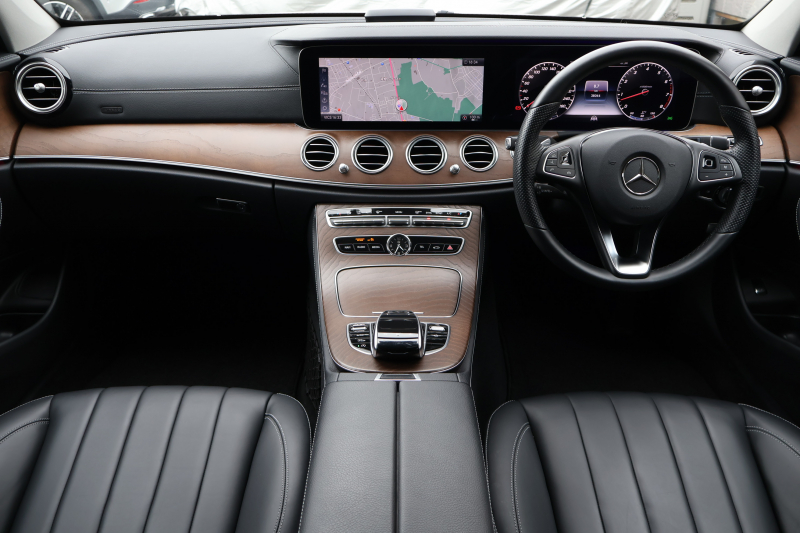 メルセデスベンツ Eクラス E400 4MATIC ｴｸｽｸﾙｰｼﾌﾞ　ﾚｰﾀﾞｰｾｰﾌﾃｨPKG 黒ﾅｯﾊﾟ革 全席ｼｰﾄﾋｰﾀｰ 純正ﾅﾋﾞ地ﾃﾞｼﾞ 360°ｶﾒﾗ Applecarplay Android Auto 電動Rｹﾞｰﾄ ﾌｯﾄﾄﾗﾝｸOP HUD ﾏﾙﾁﾋﾞｰﾑLED PTS ｴｱｻｽ 純正18AW　2年保証