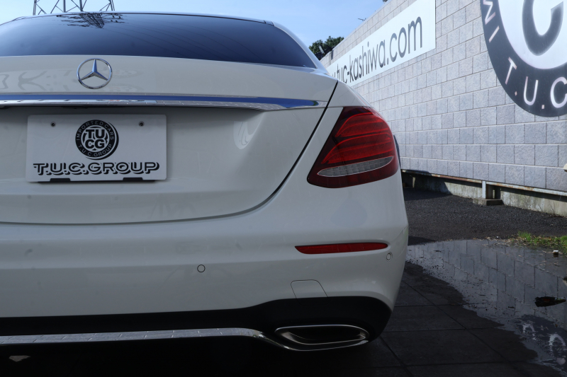 メルセデスベンツ Eクラス E200 AVG ｽﾎﾟｰﾂ　ﾚｻﾞｰｴｸｽｸﾙｰｼﾌﾞPKG ﾚｰﾀﾞｰｾｰﾌﾃｨPKG ｴｱﾊﾞﾗﾝｽPKG ﾊﾟﾉﾗﾏSR 黒ﾅｯﾊﾟ革 ｼｰﾄﾋｰﾀｰ 純正ﾅﾋﾞ地ﾃﾞｼﾞ 360°ｶﾒﾗ Burmesterｻﾗｳﾝﾄﾞ Applecarplay Android Auto 電動Rｹﾞｰﾄ HUD PTS　2年保証