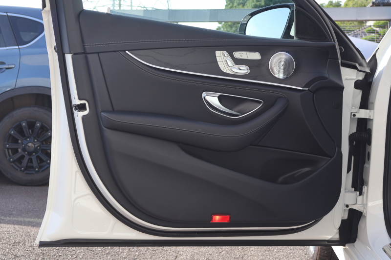 メルセデスベンツ Eクラス E200 AVG ｽﾎﾟｰﾂ　ﾚｻﾞｰｴｸｽｸﾙｰｼﾌﾞPKG ﾚｰﾀﾞｰｾｰﾌﾃｨPKG ｴｱﾊﾞﾗﾝｽPKG ﾊﾟﾉﾗﾏSR 黒ﾅｯﾊﾟ革 ｼｰﾄﾋｰﾀｰ 純正ﾅﾋﾞ地ﾃﾞｼﾞ 360°ｶﾒﾗ Burmesterｻﾗｳﾝﾄﾞ Applecarplay Android Auto 電動Rｹﾞｰﾄ HUD PTS　2年保証