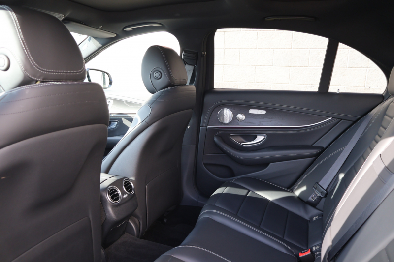 メルセデスベンツ Eクラス E200 AVG ｽﾎﾟｰﾂ　ﾚｻﾞｰｴｸｽｸﾙｰｼﾌﾞPKG ﾚｰﾀﾞｰｾｰﾌﾃｨPKG ｴｱﾊﾞﾗﾝｽPKG ﾊﾟﾉﾗﾏSR 黒ﾅｯﾊﾟ革 ｼｰﾄﾋｰﾀｰ 純正ﾅﾋﾞ地ﾃﾞｼﾞ 360°ｶﾒﾗ Burmesterｻﾗｳﾝﾄﾞ Applecarplay Android Auto 電動Rｹﾞｰﾄ HUD PTS　2年保証