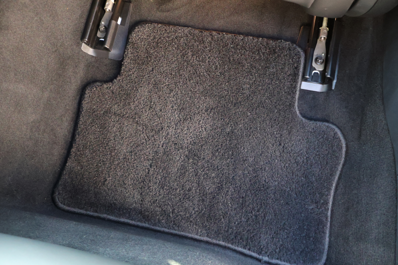 メルセデスベンツ Eクラス E200 AVG ｽﾎﾟｰﾂ　ﾚｻﾞｰｴｸｽｸﾙｰｼﾌﾞPKG ﾚｰﾀﾞｰｾｰﾌﾃｨPKG ｴｱﾊﾞﾗﾝｽPKG ﾊﾟﾉﾗﾏSR 黒ﾅｯﾊﾟ革 ｼｰﾄﾋｰﾀｰ 純正ﾅﾋﾞ地ﾃﾞｼﾞ 360°ｶﾒﾗ Burmesterｻﾗｳﾝﾄﾞ Applecarplay Android Auto 電動Rｹﾞｰﾄ HUD PTS　2年保証