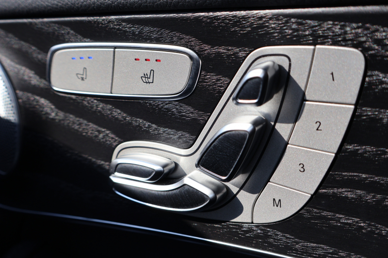 メルセデスベンツ GLC GLC220d 4MATIC AMGﾗｲﾝ　後期型 ﾚｻﾞｰｴｸｽｸﾙｰｼﾌﾞPKG ﾚｰﾀﾞｰｾｰﾌﾃｨPKG ｴｱﾊﾞﾗﾝｽPKG ﾊﾟﾉﾗﾏSR 黒革ｼｰﾄ ｼｰﾄﾋｰﾀ ﾍﾞﾝﾁﾚｰﾀ MBUX 純正10.25ｲﾝﾁﾅﾋﾞ地ﾃﾞｼﾞ ｺｯｸﾋﾟｯﾄDisp 360°ｶﾒﾗ Burmester PTS 電動Rｹﾞｰﾄ HUD AMG19ｲﾝﾁAW　2年保証