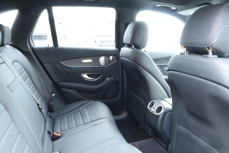 AMG GLC GLC43 4MATIC　ﾚｻﾞｰｴｸｽｸﾙｰｼﾌﾞPKG ﾅｲﾄPKG ｴｱﾊﾞﾗﾝｽPKG ﾚｰﾀﾞｰｾｰﾌﾃｨPKG 法人1ｵｰﾅｰ ﾊﾟﾉﾗﾏSR 黒革ｼｰﾄ ｼｰﾄﾋｰﾀｰ ｷｰﾚｽGO 純正ﾅﾋﾞ地ﾃﾞｼﾞ 360度ｶﾒﾗｼｽﾃﾑ Burmester HUD 電動Rｹﾞｰﾄ ﾌｯﾄﾄﾗﾝｸOP LEDﾍｯﾄﾞﾗｲﾄ AMG20ｲﾝﾁAW　2年保証