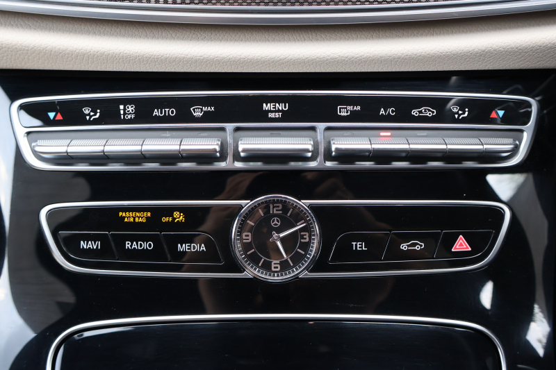 AMG Eクラス E43 4MATIC ｽﾃｰｼｮﾝﾜｺﾞﾝ　AMGｽﾀｲﾘﾝｸﾞPKG ﾚｰﾀﾞｰｾｰﾌﾃｨPKG ｴｱﾊﾞﾗﾝｽPKG ﾊﾟﾉﾗﾏSR ｷｰﾚｽGO ﾍﾞｰｼﾞｭ革 ｼｰﾄﾋｰﾀｰ 純正ﾅﾋﾞ地ﾃﾞｼﾞ 360°ｶﾒﾗ Burmesterｻﾗｳﾝﾄﾞ Applecarplay Android Auto 電動Rｹﾞｰﾄ HUD PTS AMG20ｲﾝﾁAW　2年保証