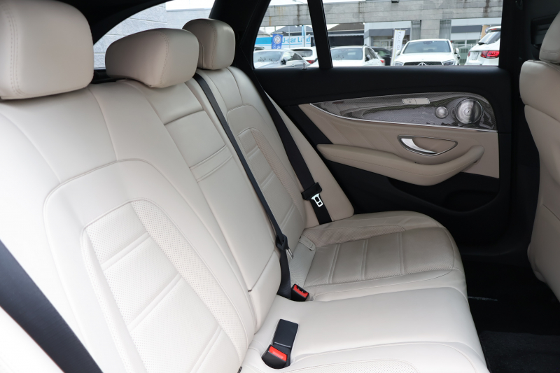 AMG Eクラス E43 4MATIC ｽﾃｰｼｮﾝﾜｺﾞﾝ　AMGｽﾀｲﾘﾝｸﾞPKG ﾚｰﾀﾞｰｾｰﾌﾃｨPKG ｴｱﾊﾞﾗﾝｽPKG ﾊﾟﾉﾗﾏSR ｷｰﾚｽGO ﾍﾞｰｼﾞｭ革 ｼｰﾄﾋｰﾀｰ 純正ﾅﾋﾞ地ﾃﾞｼﾞ 360°ｶﾒﾗ Burmesterｻﾗｳﾝﾄﾞ Applecarplay Android Auto 電動Rｹﾞｰﾄ HUD PTS AMG20ｲﾝﾁAW　2年保証