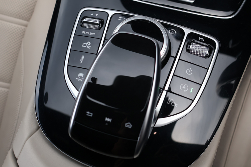 AMG Eクラス E43 4MATIC ｽﾃｰｼｮﾝﾜｺﾞﾝ　AMGｽﾀｲﾘﾝｸﾞPKG ﾚｰﾀﾞｰｾｰﾌﾃｨPKG ｴｱﾊﾞﾗﾝｽPKG ﾊﾟﾉﾗﾏSR ｷｰﾚｽGO ﾍﾞｰｼﾞｭ革 ｼｰﾄﾋｰﾀｰ 純正ﾅﾋﾞ地ﾃﾞｼﾞ 360°ｶﾒﾗ Burmesterｻﾗｳﾝﾄﾞ Applecarplay Android Auto 電動Rｹﾞｰﾄ HUD PTS AMG20ｲﾝﾁAW　2年保証