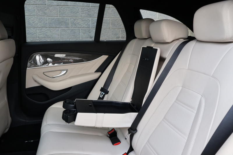 AMG Eクラス E43 4MATIC ｽﾃｰｼｮﾝﾜｺﾞﾝ　AMGｽﾀｲﾘﾝｸﾞPKG ﾚｰﾀﾞｰｾｰﾌﾃｨPKG ｴｱﾊﾞﾗﾝｽPKG ﾊﾟﾉﾗﾏSR ｷｰﾚｽGO ﾍﾞｰｼﾞｭ革 ｼｰﾄﾋｰﾀｰ 純正ﾅﾋﾞ地ﾃﾞｼﾞ 360°ｶﾒﾗ Burmesterｻﾗｳﾝﾄﾞ Applecarplay Android Auto 電動Rｹﾞｰﾄ HUD PTS AMG20ｲﾝﾁAW　2年保証